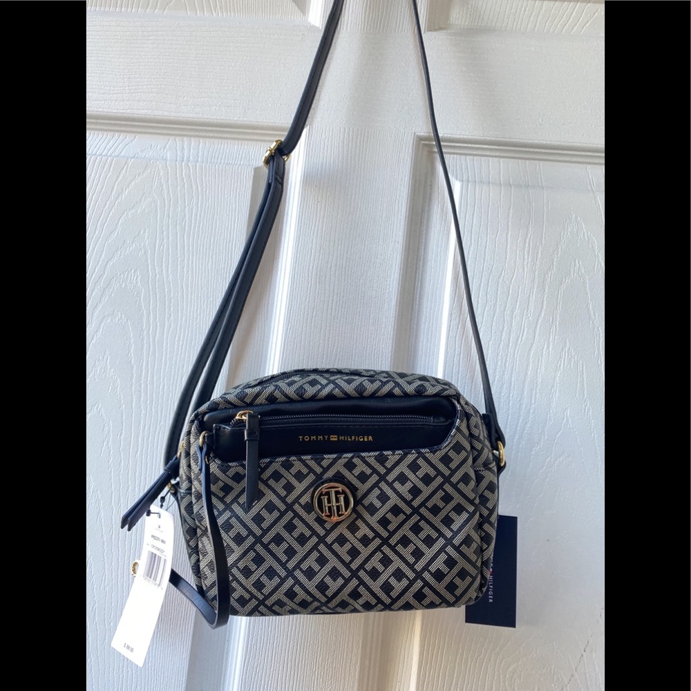 TOMMY HILFIGER Crossbody bag with pouch🖤
